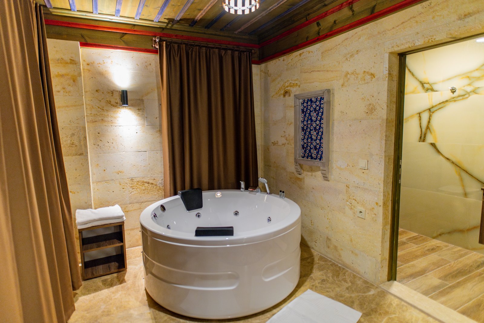 Jacuzzi Junior Suit jacuzzi view